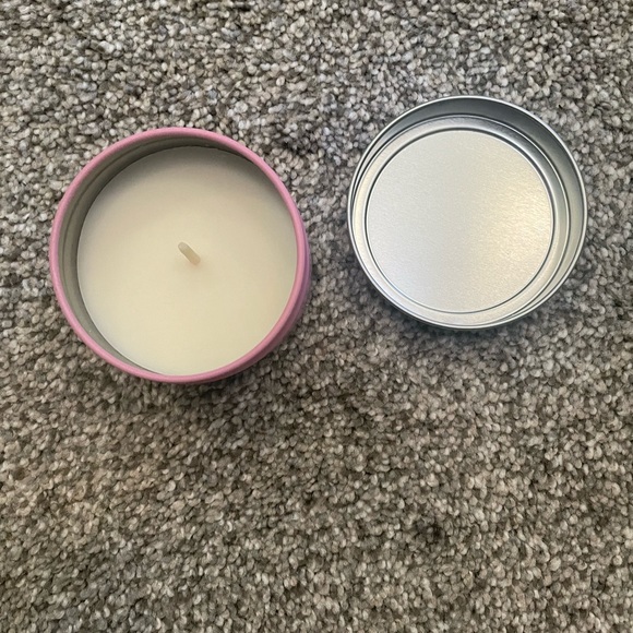 NEW Mrs. Meyers peony scented soy candle - Picture 3 of 3